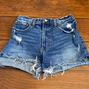 Abercrombie & Fitch "the 4" Mom Short High Rise" 26/2